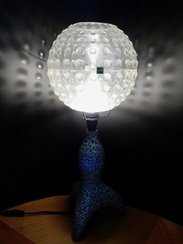 Lampe Vallauris (allumée)