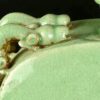 Grand vase chinois vert (détail dragons)
