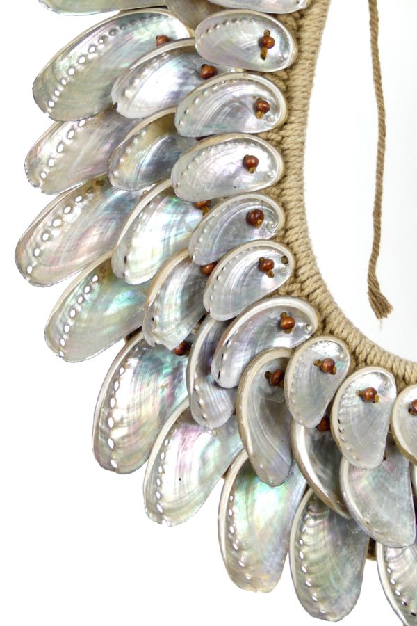 Collier d'ormeaux papou (détail)