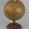 Globe terrestre de bureau ancien (face)