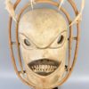 Grand masque Yupik Esprit grimaçant allongé blanc (face détail)