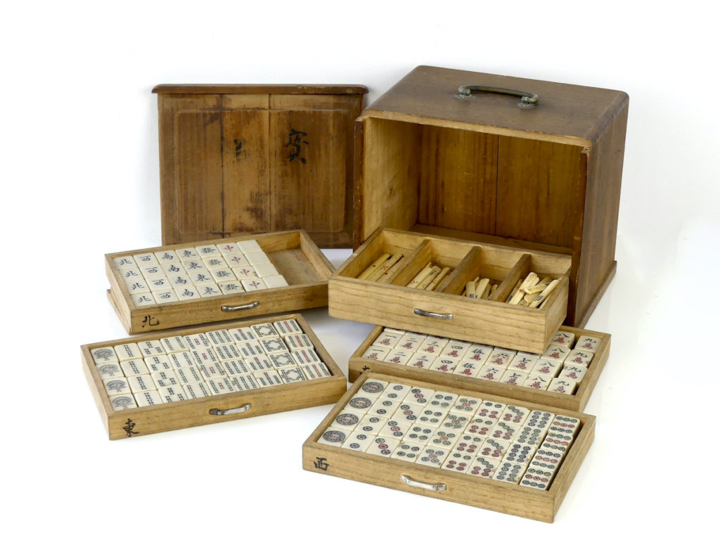 Jeu De Mah Jong Ancien - Coffret De Transport, Pièces Plastique, Fabrication Chine