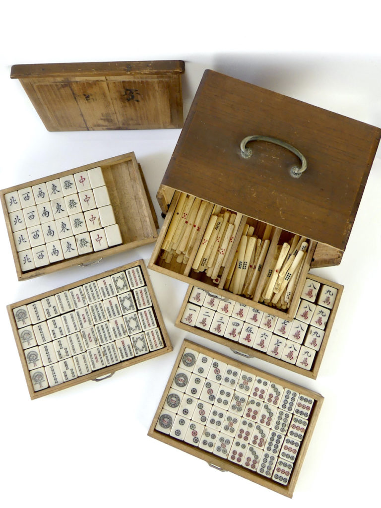 Jeu De Mahjong Ancien En Os Et Bambou - 152 Tuiles - Époque Pré-1950