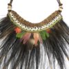 Collier à plumes de cérémonie papou (détail 2)