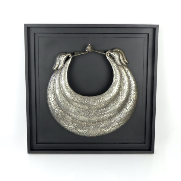 Grand collier Miao en métal argenté