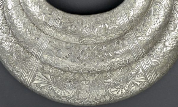 Grand collier Miao en métal argenté (détail 3)