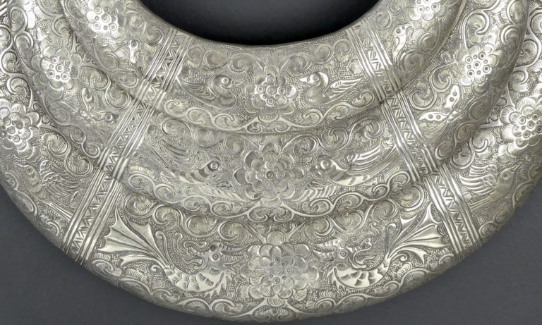 Collier torque argent massif Chine Tribu Miao Hmong ethnique XXème siècle