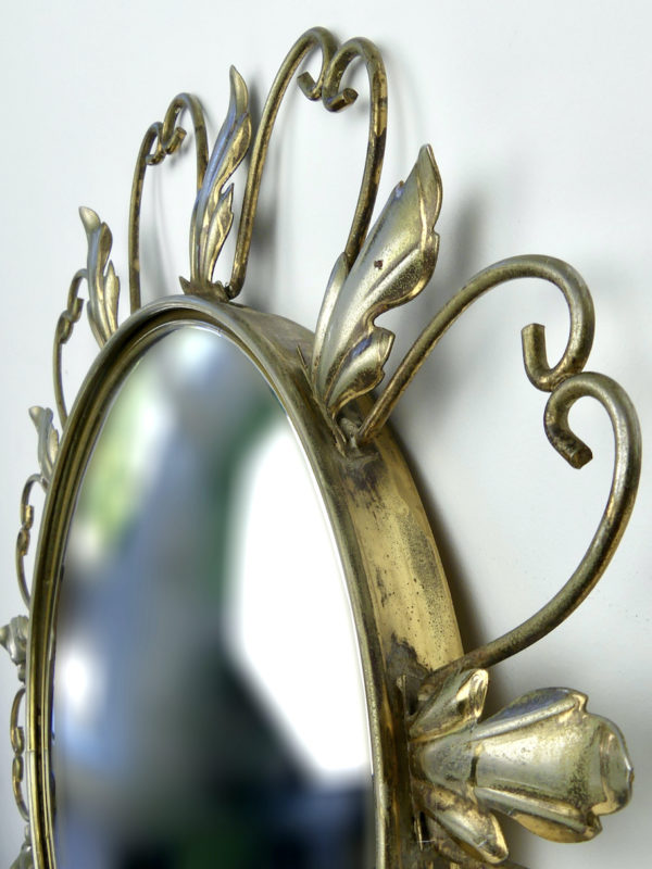 Miroir soleil aux feuilles d'acanthe en métal (détail 3/4)