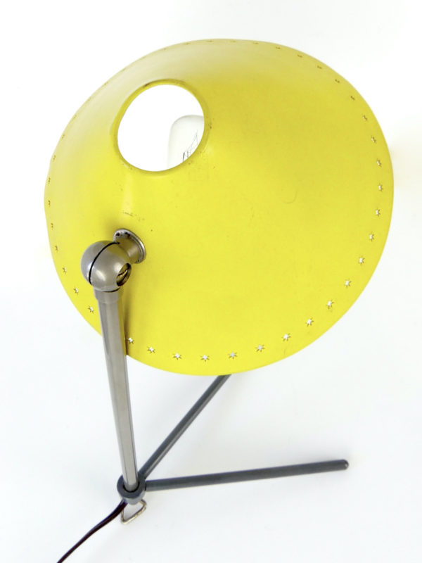 Lampe Pinocchio Busquet jaune 50 (dessus 3/4)