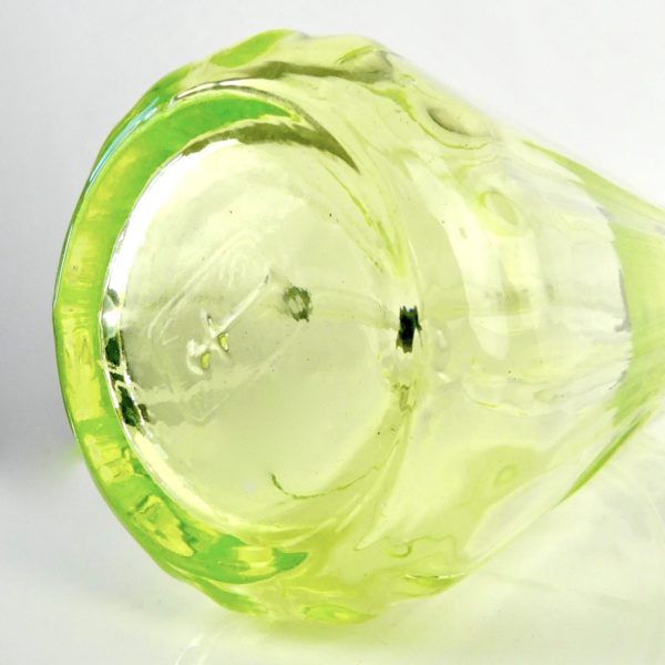 Siphon à eau de Seltz en ouraline (dessous)