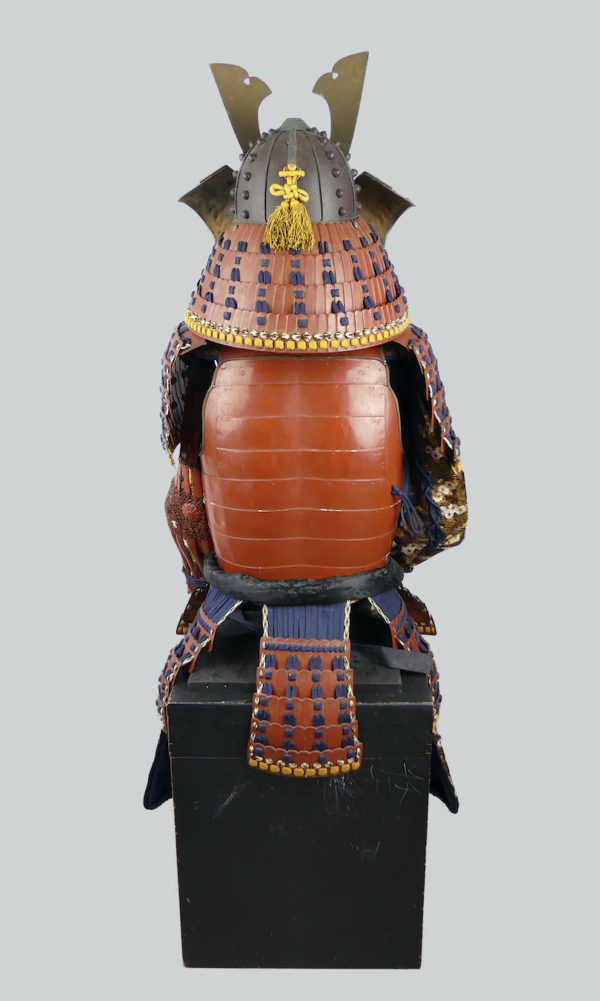 Armure de samouraï Yoroi laquée rouge (dos)