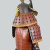Armure de samouraï Yoroi laquée rouge (détail 3/4 dos)
