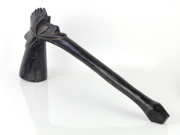 Assommoir à cochons de l’île d' Ambrym (3/4 dos)