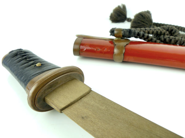 Tanto de samouraï ancien (détail lame bois)