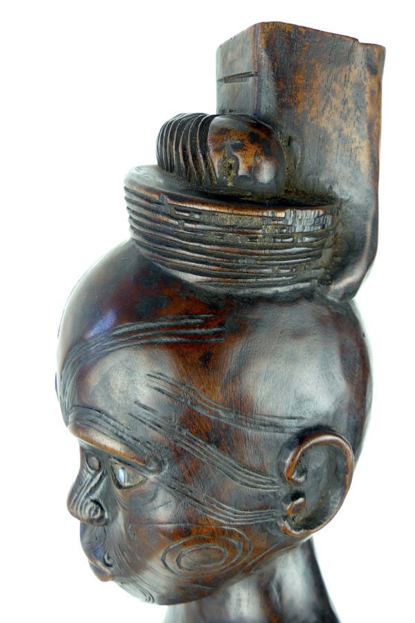 Grande statue maorie Poutokomanawa (topknot)