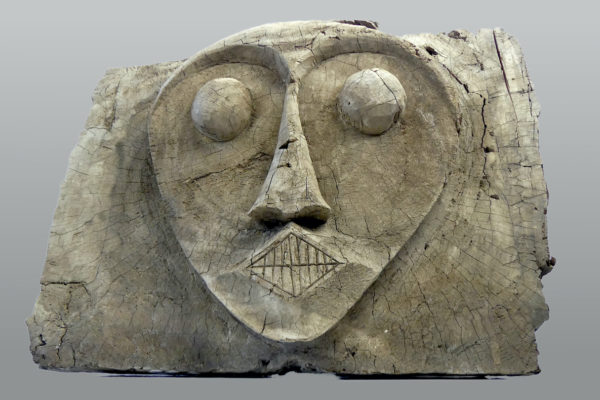 Panneau de cercueil Bahau Dayak (face)