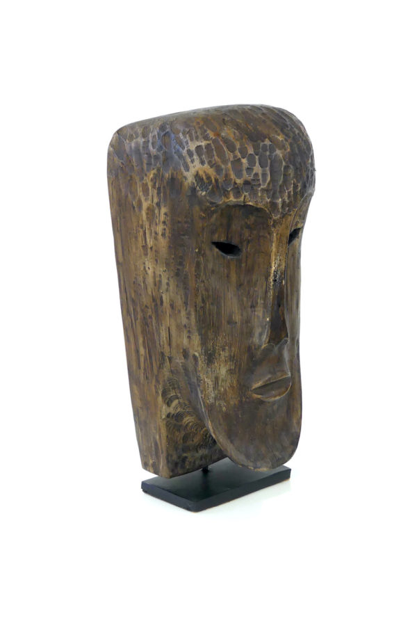 Tête sculptée des îles Célèbes (3/4)