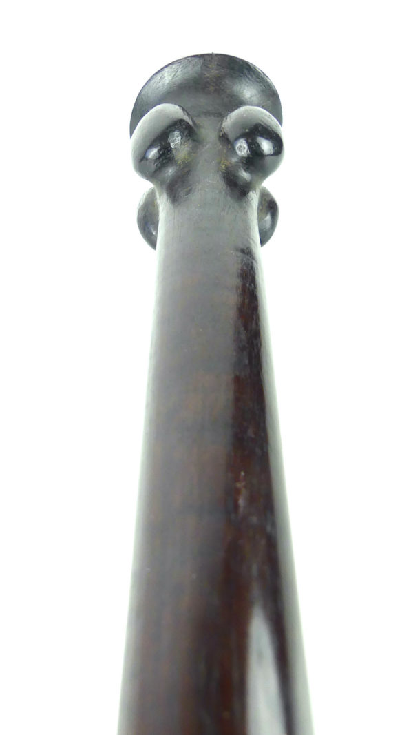 Massue Malekula en bois dur du Vanuatu (dessous face)