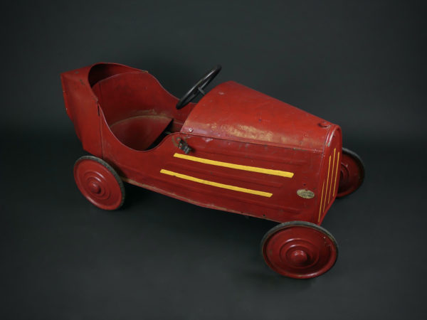 Voiture à pédales Devisix en tôle rouge (3/4)