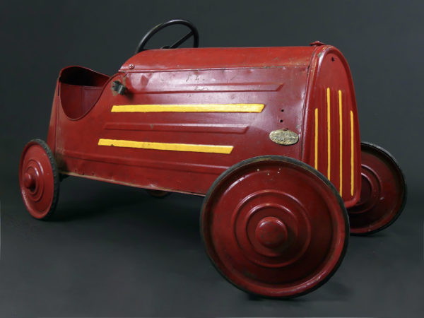 Voiture à pédales Devisix en tôle rouge (3/4)