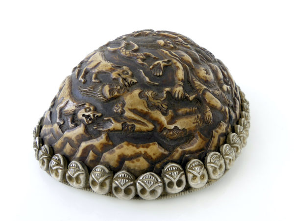 Grand kapala tibétain ancien (décor coupe)