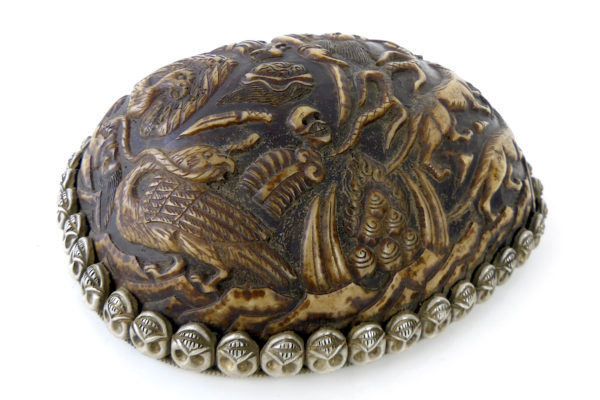 Grand kapala tibétain ancien (décor coupe)