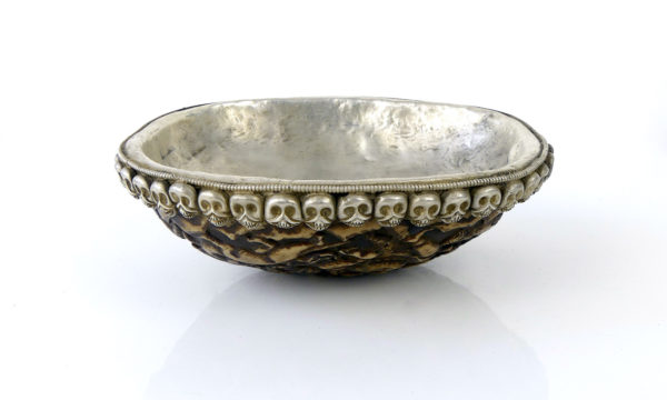 Grand kapala tibétain ancien (coupe argenté)
