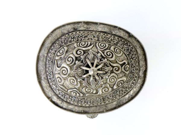 Grand kapala tibétain ancien (dessus)