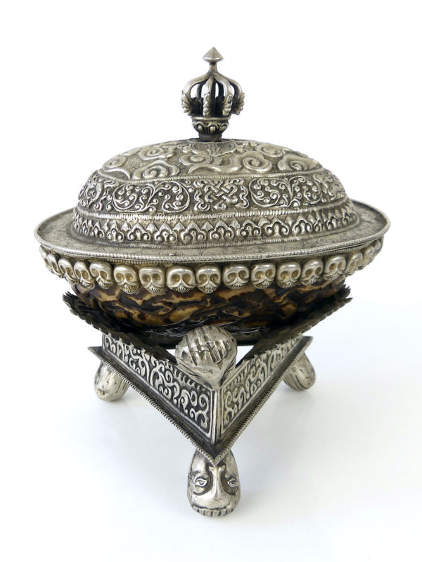 Grand kapala tibétain ancien (3/4)