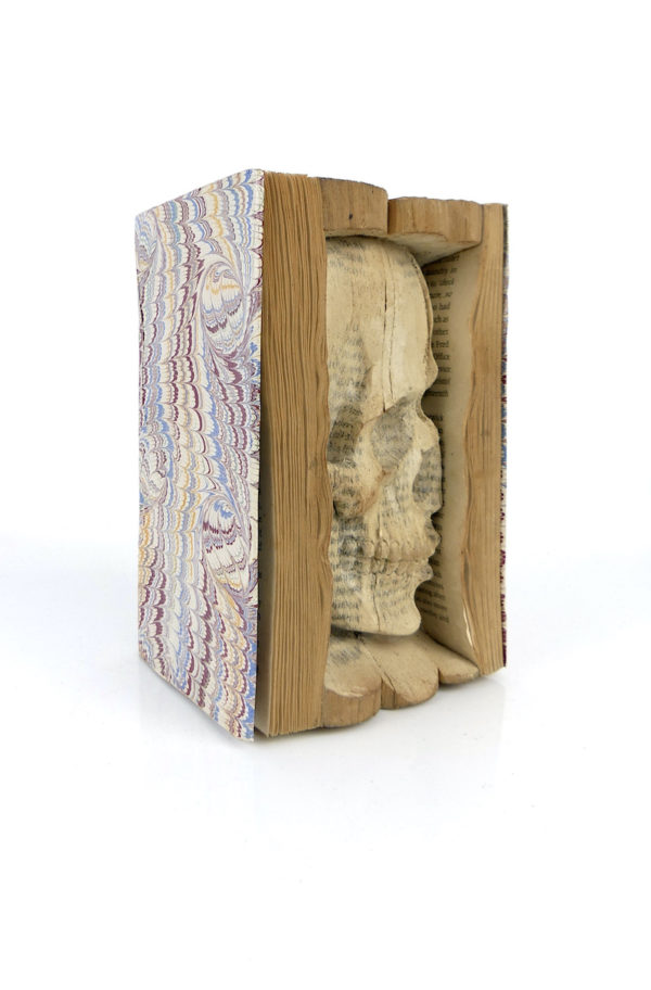 Livre sculpté tête de mort (3/4)