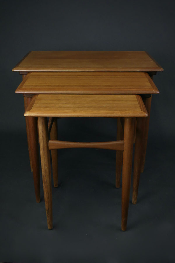 Suite de 3 tables gigognes vintage Kristiansen 1960 (dessus)