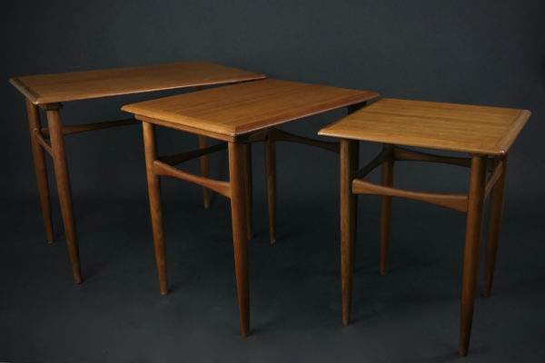 Suite de 3 tables gigognes vintage Kristiansen 1960 (3/4)