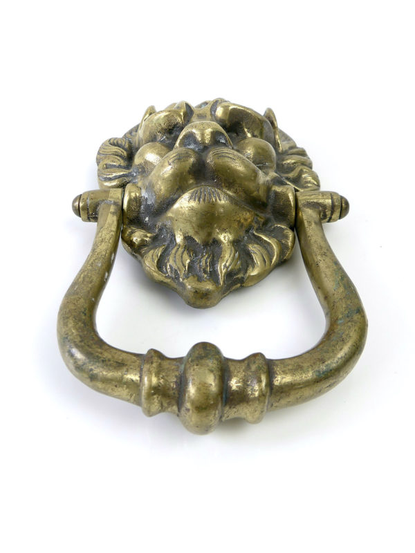 Heurtoir tête de lion en laiton (dessous)