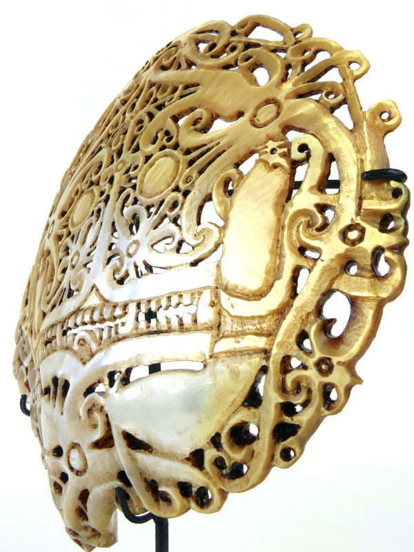 Coquille d’huître perlière Dayak (détail 3/4)