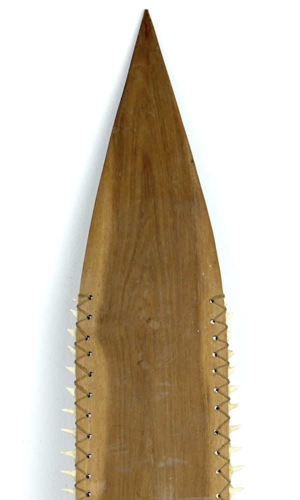 Grand couteau de guerrier Kiribati des Îles Gilbert (pointe)