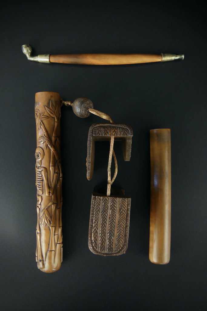 Nécessaire à Fumeur Ancien En Métal Doré Effet Crocodile