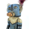Poupée Kachina bleue en bois (détail 3/4)