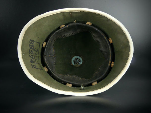 Casque colonial type pain de sucre XIXe (intérieur)