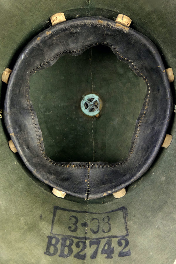 Casque colonial type pain de sucre XIXe (détail intérieur)