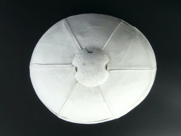 Casque colonial type pain de sucre XIXe (dessus)