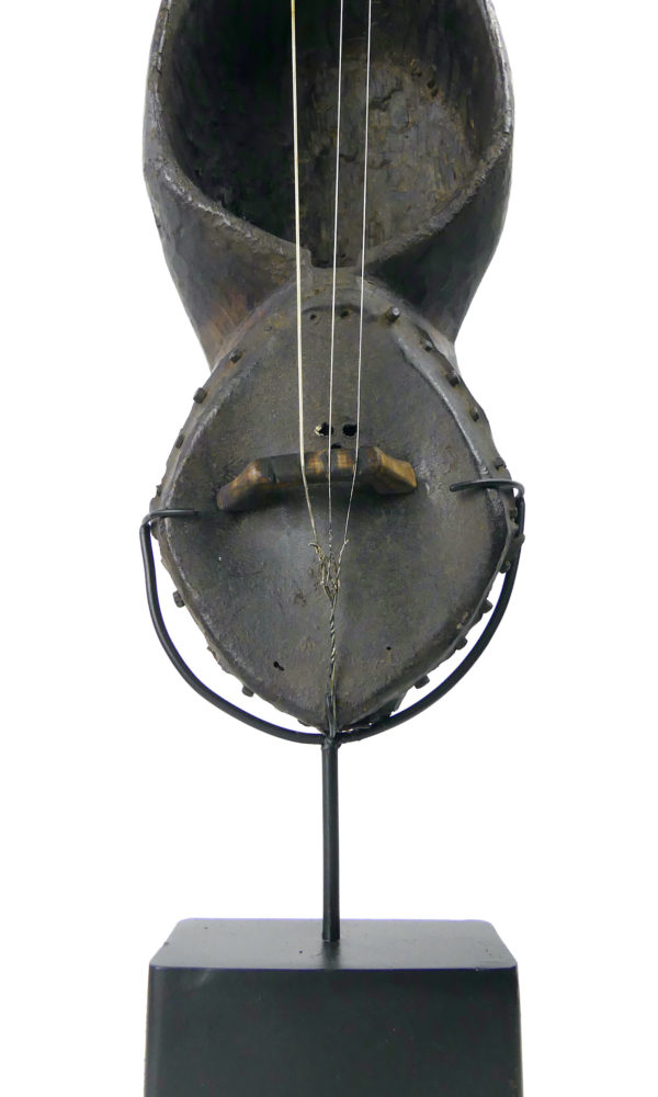 Sarangi népalais sur socle (détail)