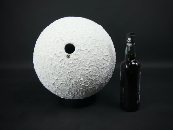 Paire d’enceintes boules Elipson (proportion)