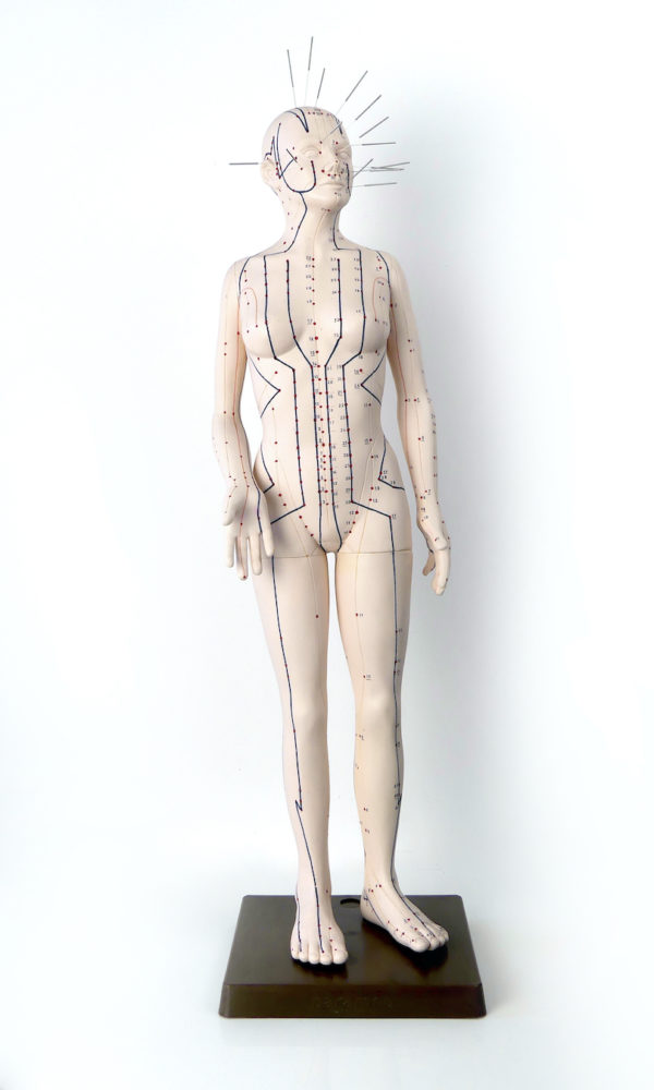 Grand mannequin d’acupuncture femme en PVC 70 (face)