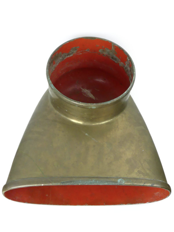 Manche à air de bateau ovoïde en cuivre (face)