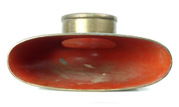 Manche à air de bateau ovoïde en cuivre (dessous)