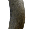 Grand boomerang aborigène ancien en bois dense sur socle (détail)