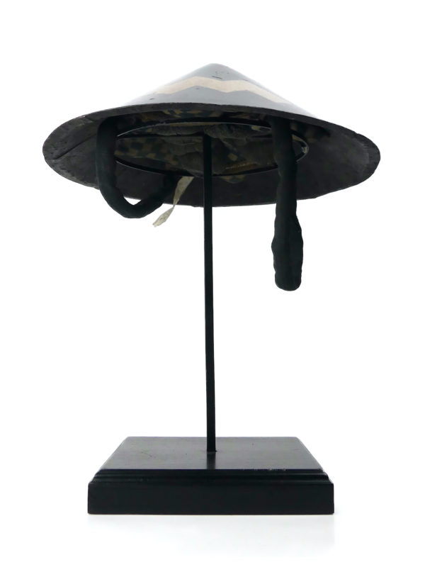 Toppai Jingasa casque meiji laqué noir (face)