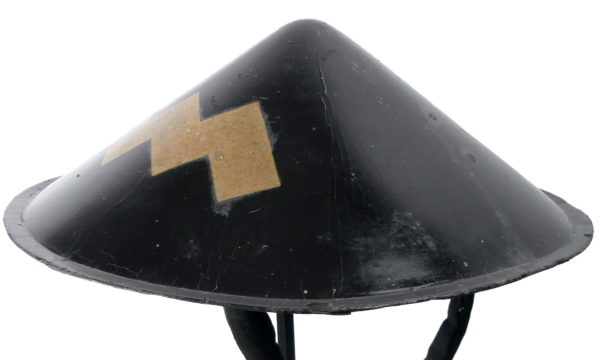 Toppai Jingasa casque meiji laqué noir (détail)