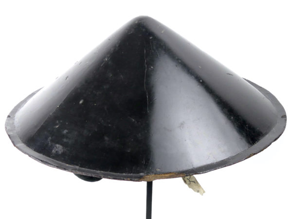 Toppai Jingasa casque meiji laqué noir (détail)