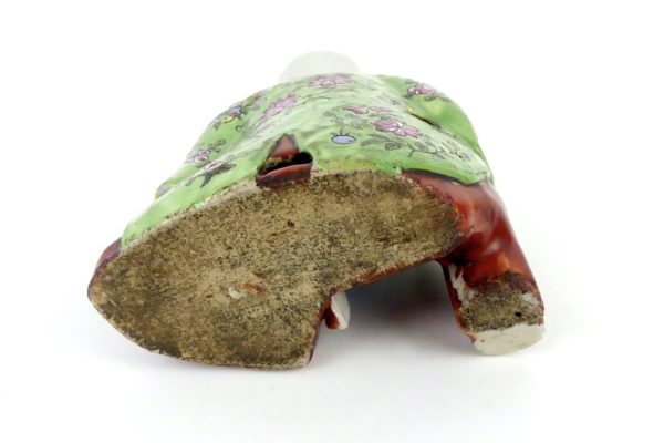 Porcelaine de dignitaire rieur dynastie Qing (dessous)